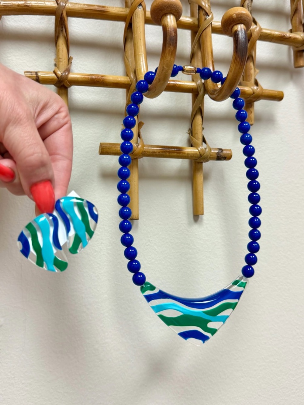 80s Vintage 🩵 Lucite Beaded Statement Necklace & Earrings Set